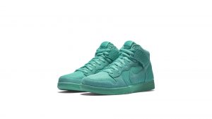 Nike Dunk CMFT Premium Light Retro