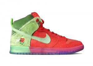 Nike SB Dunk High Strawberry Cough