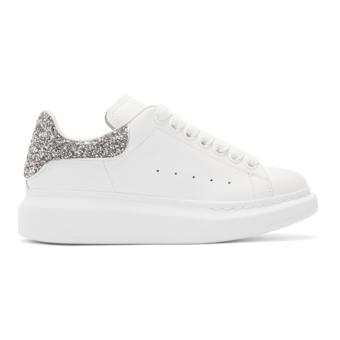 Alexander McQueen SSENSE Exclusive White and Silver Glitter Oversized Sneakers (558945WHTQ6)