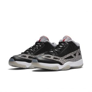 Air Jordan 11 Retro Low IE Schwarz (919712-006)