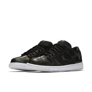 Nike SB Dunk Low 420 Intergalactic