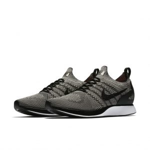 Nike Mariah Flyknit Racer Pale Grey Solar Red