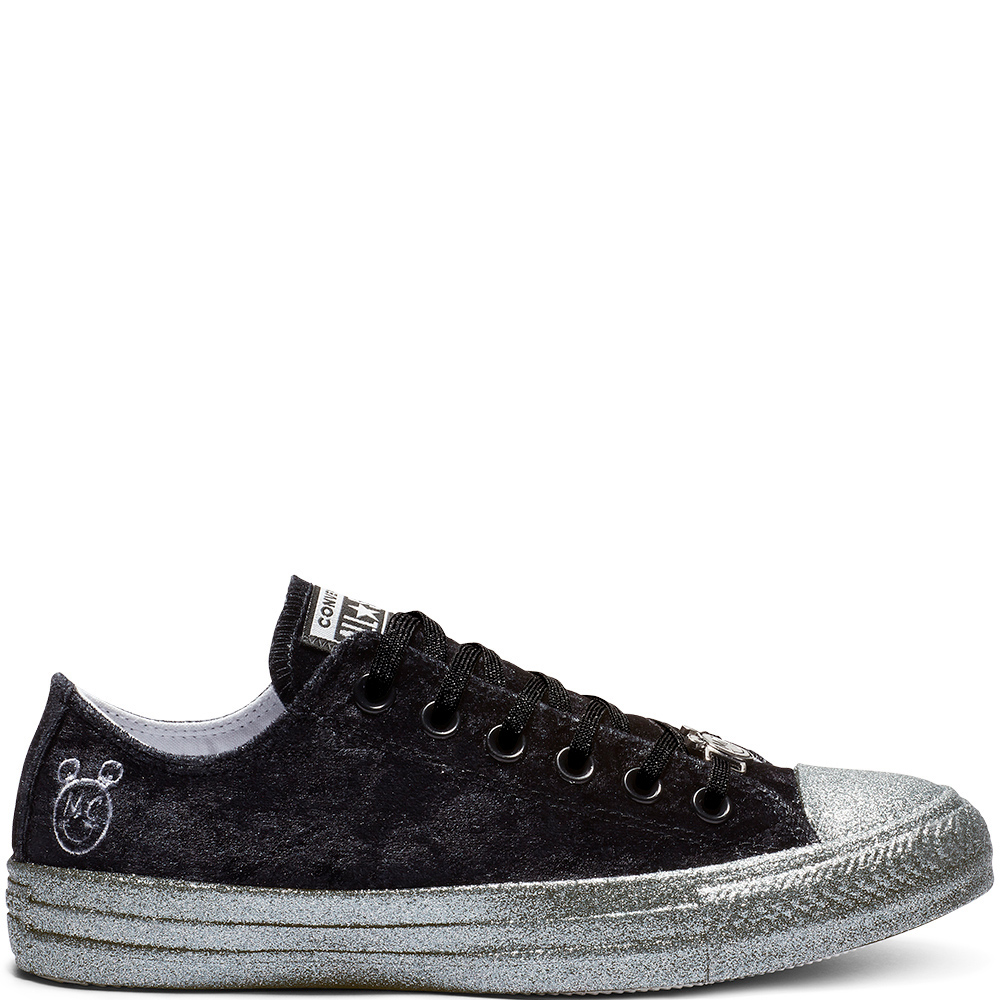 converse-chuck-taylor-all-star 563722C