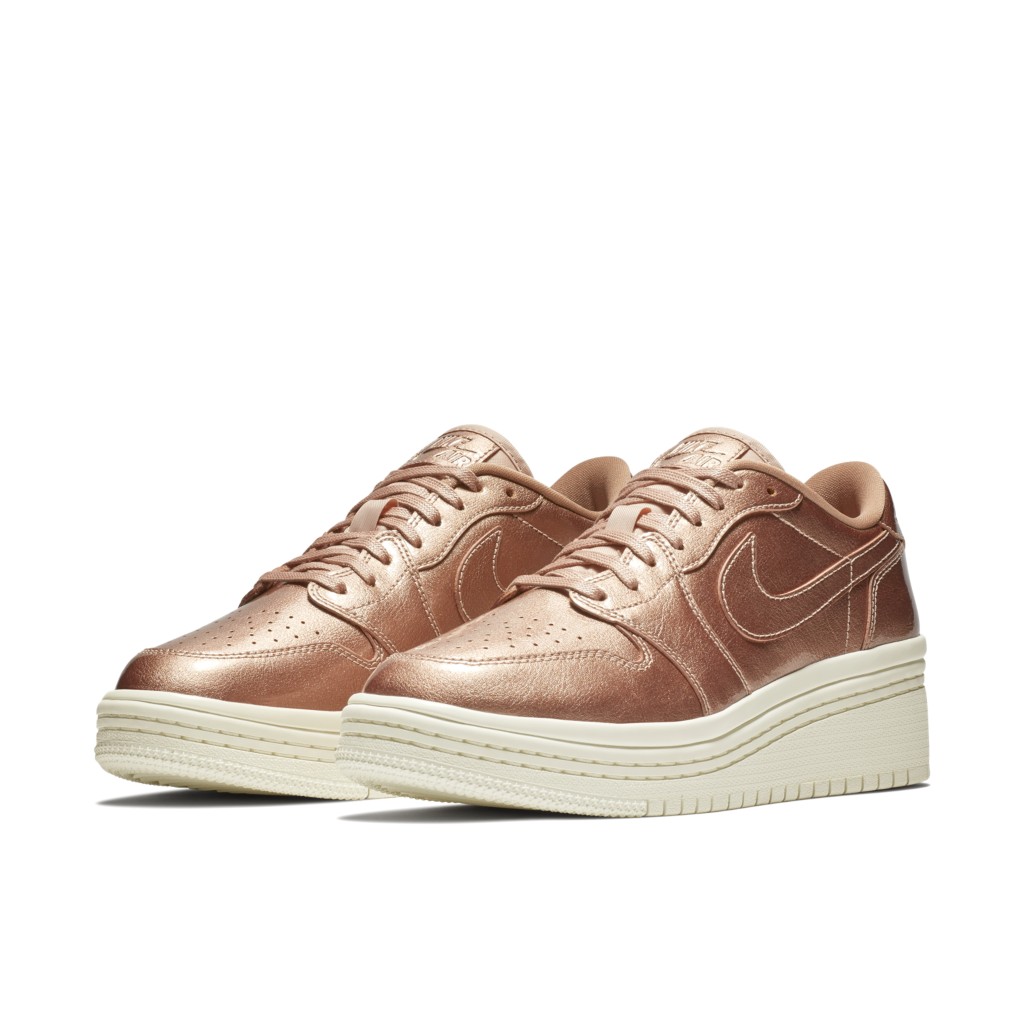 air-jordan-1 AO1334-901