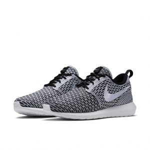 Nike Roshe Run Flyknit Black White