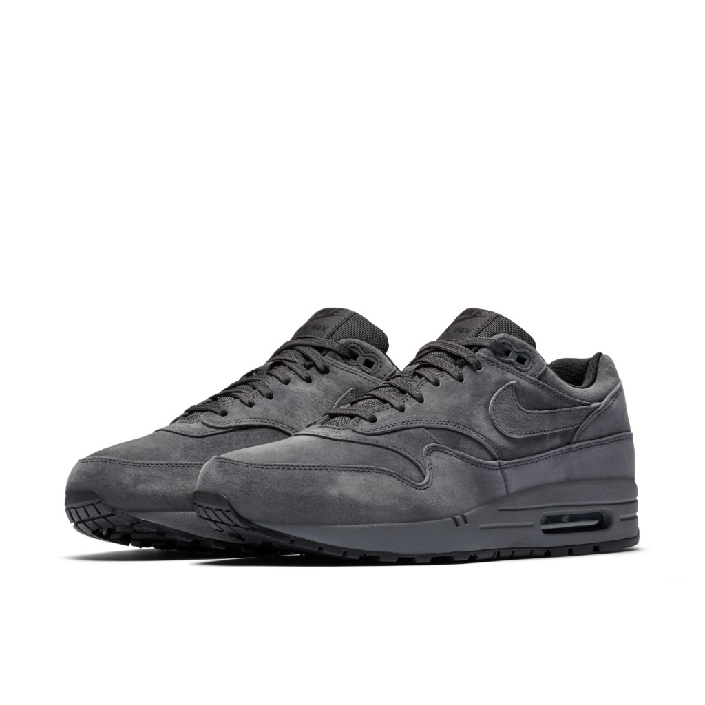 nike-air-max 875844-010