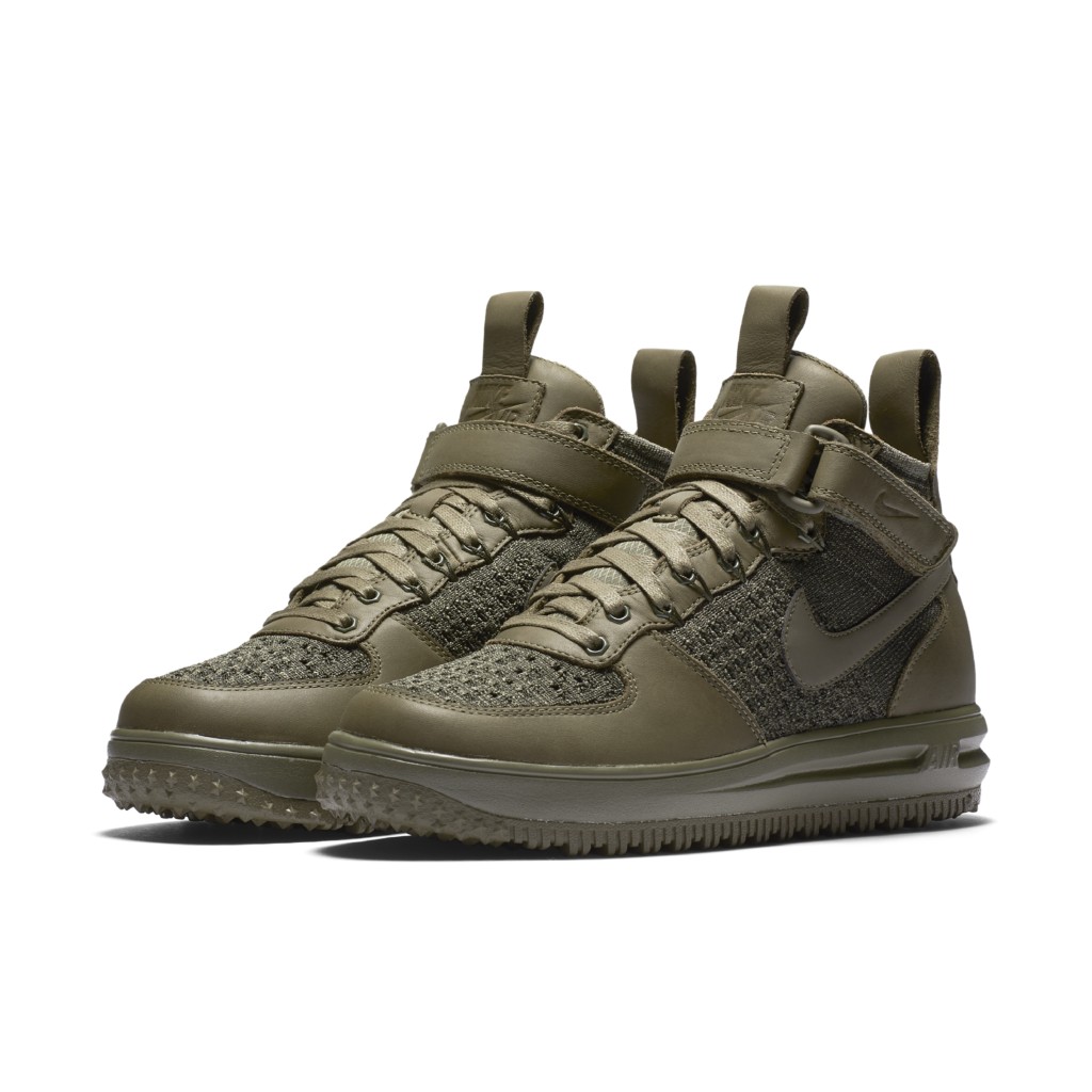 nike-sneaker 860558-200