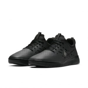Nike SB Nyjah Free Triple Black