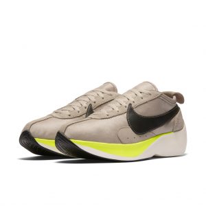 Nike Moon Racer String