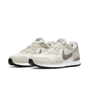Nike Venture Runner Fossil