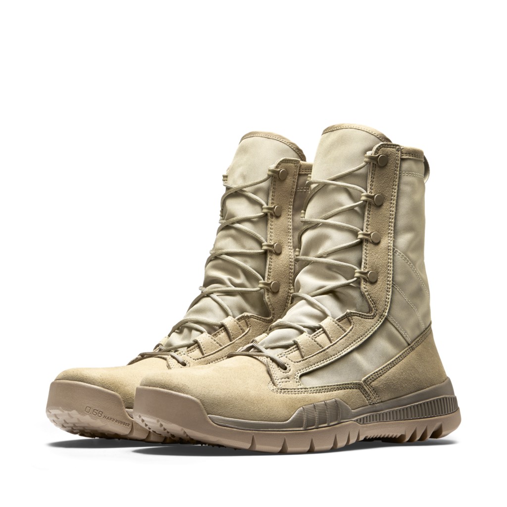 nike-sneaker 631371-220