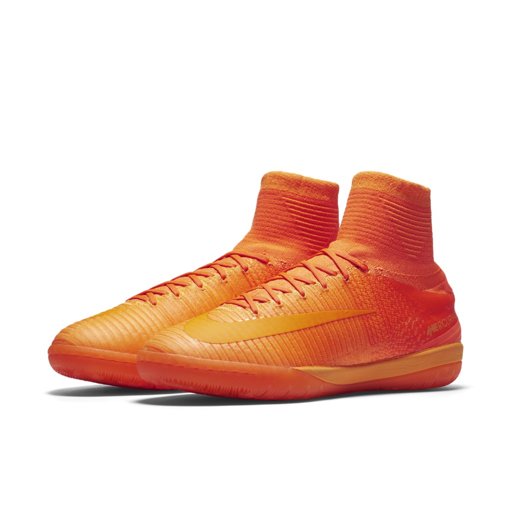 nike-sneaker 831976-888