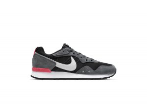 Nike Venture Runner Black Iron Grey
