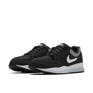 Nike Air Safari Black White