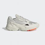 adidas Falcon Schuh Off White / Raw White / Active Purple (EE5118)
