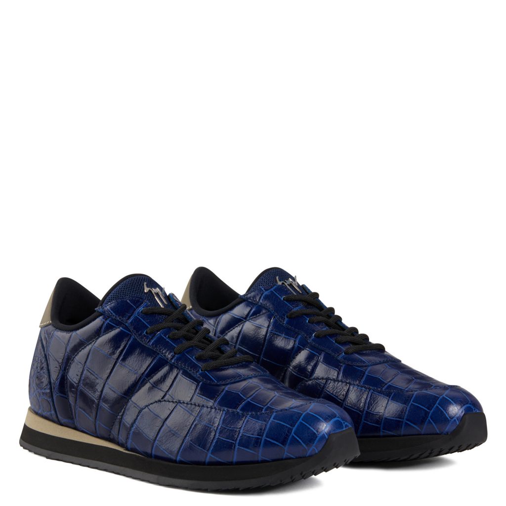 Giuseppe Zanotti Jimi running (IU00030002) (2)