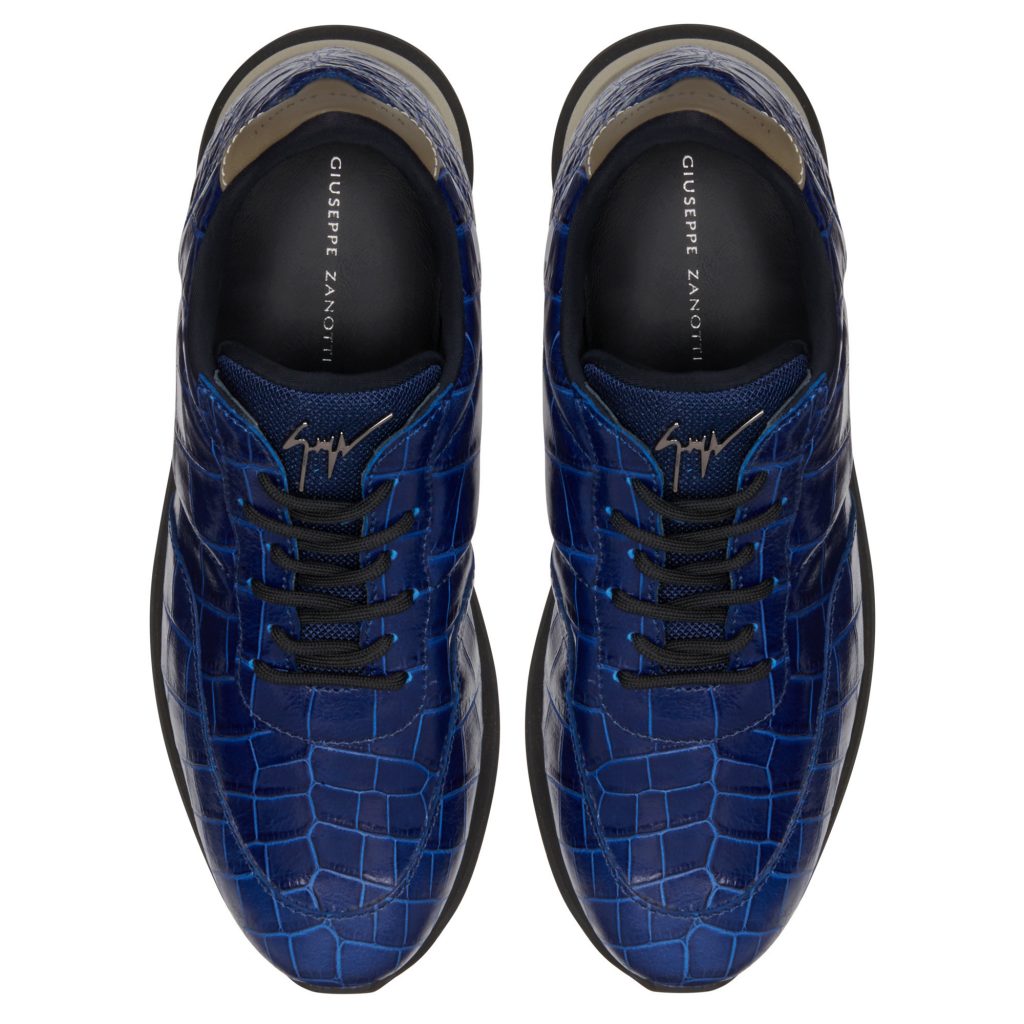 Giuseppe Zanotti Jimi running (IU00030002) (4)