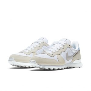 Nike Wmns Internationalist  White / Light Bone – Pale Ivory – Summit White (DH3865 100)