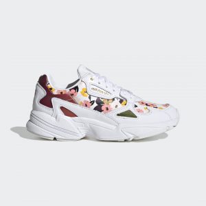 adidas Falcon Schuh Cloud White / Power Berry / Gold Metallic (FW2520)