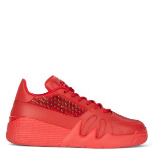 Giuseppe Zanotti Sneakers talon en cuir rouge. cette paire est caractérisée par des inserts en daim rouge brodés de clous. parachevées d’une signature en caoutchouc rouge et d’une semelle en caoutchouc. (RM10048003)