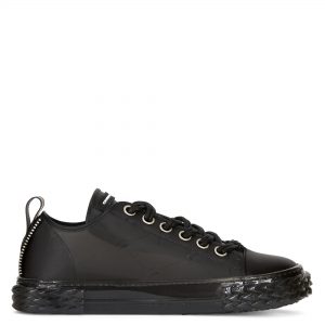 Giuseppe Zanotti Sneakers en vinyle noir transparent avec bout en cuir noir. complétées par une étiquette signature en caoutchouc et une semelle blabber à effet relief. (RS10044003)
