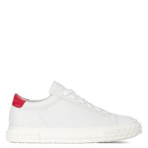 Giuseppe Zanotti Sneakers en cuir blanc, caractérisées par un insert en cuir verni rose fuchsia éco-responsable à l’arrière. complétées par une étiquette signature et une semelle blabber à effet relief. (RS10049003)