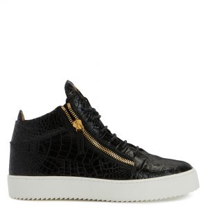 Giuseppe Zanotti Sneakerà lacets en cuir noir. complétée par l’étiquette’signature’sur la languette. semelle en caoutchouc. (RU00011042)