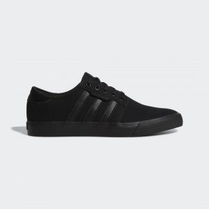 adidas Seeley Schuh Core Black / Core Black / Core Black (AQ8531)