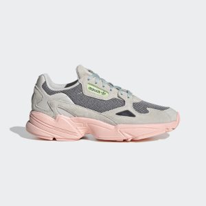 adidas Falcon Schuh Talc / Haze Coral / Green Tint (FV1104)