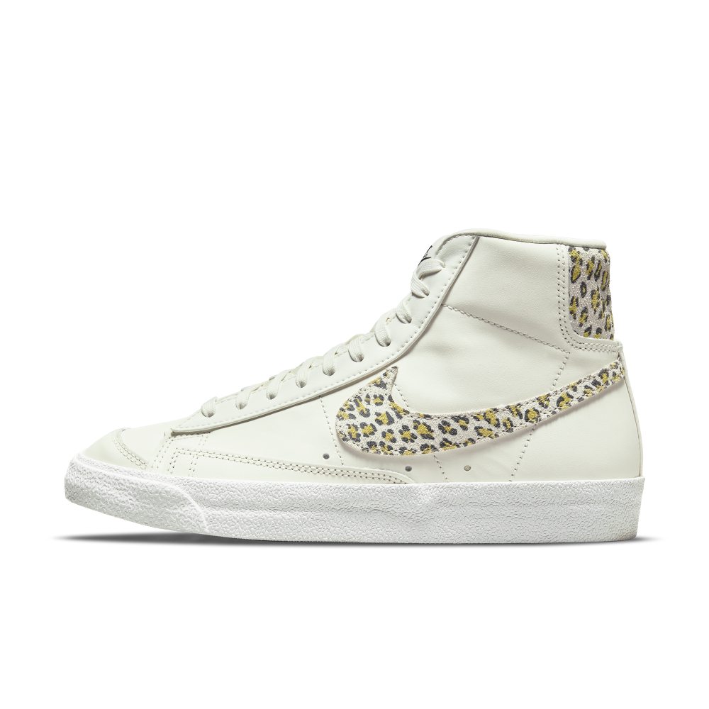 Nike Blazer Mid ’77 SE Grau (DH9633-100)