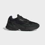 adidas Falcon Schuh Core Black / Core Black / Grey Five (G26880)
