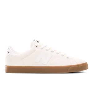 New Balance  Herren AM210 – Weiß, Weiß (AM210WCG)