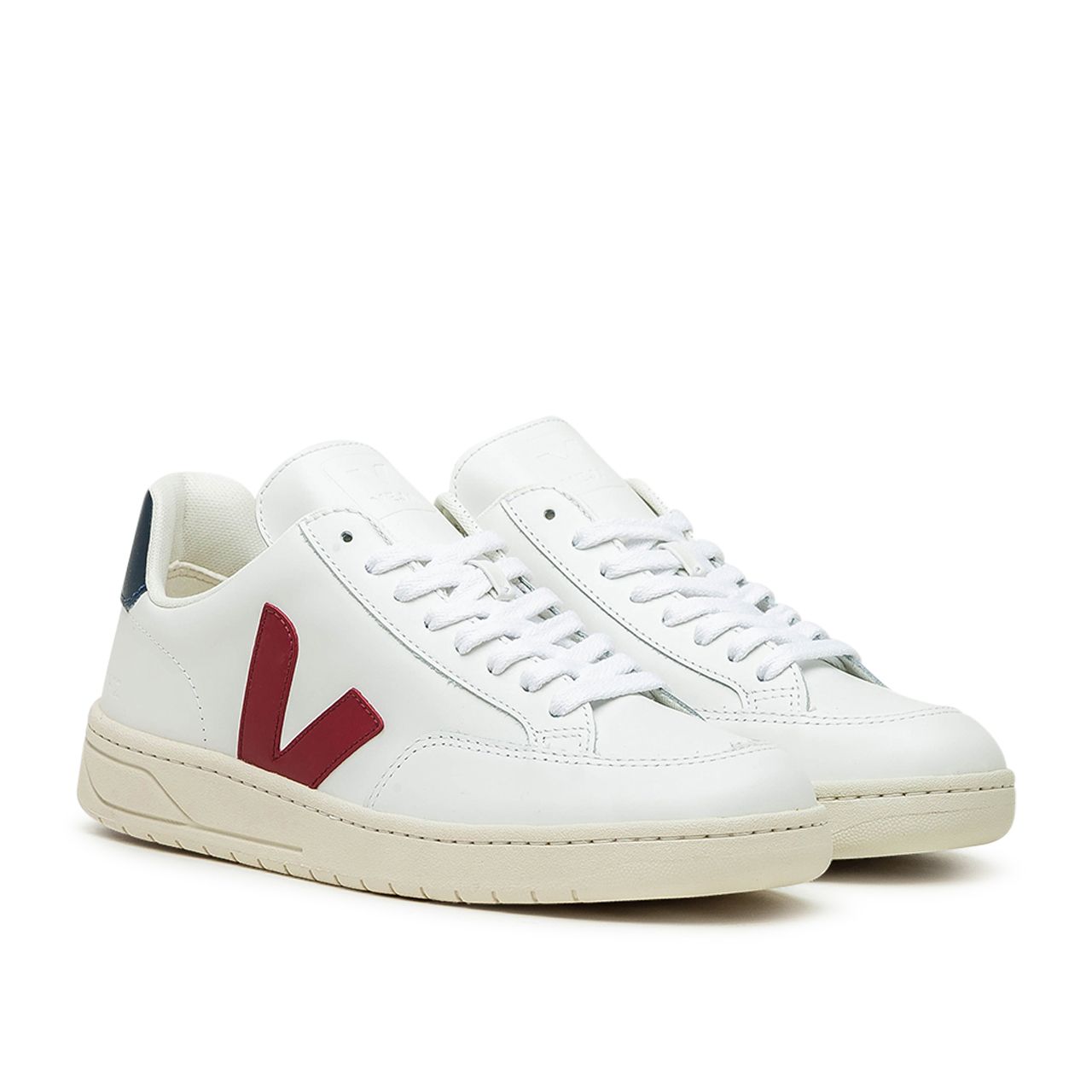 Veja V-12 Leather  Extra White / Marsala Nautico (XD021955B)