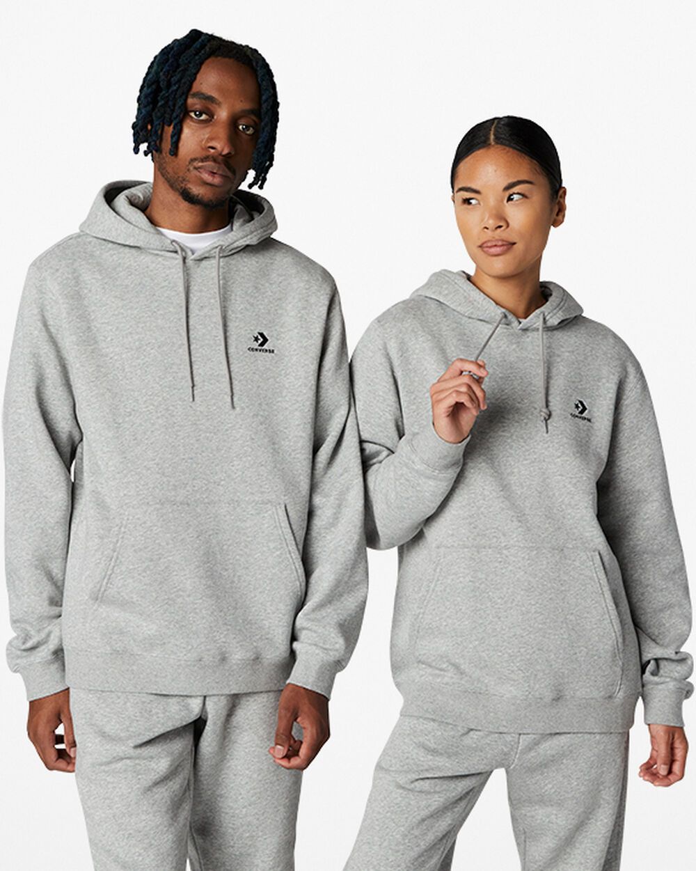 Converse Converse Converse Go-To Embroidered Star Chevron Hoodie mit Standardpassform Grey Grey (10024509-A06)