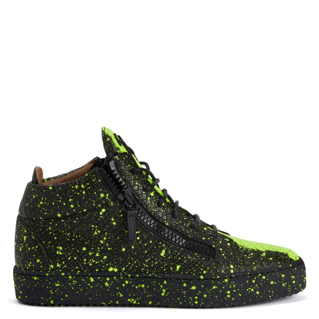 Giuseppe Zanotti Sneakers semi-montantes, confectionnées en cuir noir et jaune fluo imprimé python avec lacets en coton noir, dotées d’un détail signature » en métal noir sur la languette et de fermetures à glissière assorties sur les côtés de la tige. la semelle en caout (RU20001002)