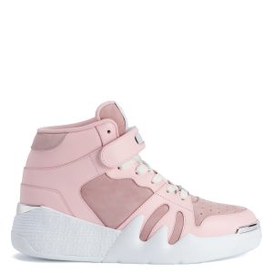 Giuseppe Zanotti Sneakers hautes talon» confectionnées en cuir et daim roses avec doublure intérieure en tissu technique et lacets en coton assortis. ce modèle est doté d’une bande velcro assortieà la tige et ornée d’un détail argenté, d’une signature» caoutchoutée blanch (RW20032003)