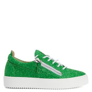 Giuseppe Zanotti Sneakers basses confectionnées en tissu vert pailleté avec lacets en coton blanc, dotées d’un détail signature » en métal argenté sur la languette et de fermetures à glissière argentées sur les côtés de la tige. la semelle en caoutchouc blanc offre à ce m (RW20006002)
