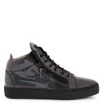 Giuseppe Zanotti Sneakers basses confectionnées en tissu synthétique lamé noir avec lacets en coton ciré noir, dotées d’un détail signature » en métal caoutchouté noir sur la languette et de fermetures à glissière noires sur les côtés de la tige. la semelle en caoutchouc (RU20006003)