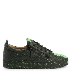 Giuseppe Zanotti Sneakers basses, confectionnées en cuir noir et vert fluo imprimé python avec lacets en coton noir, dotées d’un détail signature » en métal noir sur la languette et de fermetures à glissière assorties sur les côtés de la tige. la semelle en caoutchouc noi (RU20000003)