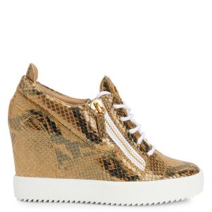 Giuseppe Zanotti Sneakers compensées en cuir lamé noir imprimé reptile avec lacets en coton blanc, dotées de fermetures à glissière latérales en métal doré. la semelle en caoutchouc blanc contrastant avec semelle compensée intérieure complète ce modèle sport-chic. (RW20028001)