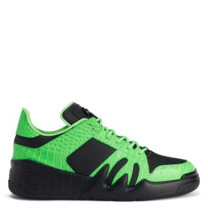 Giuseppe Zanotti Sneakers basses talon» confectionnées en cuir noir et cuir vert fluo imprimé crocodile, avec doublure intérieure en tissu technique et lacets en coton assortis. ce modèle est doté d’une signature» en métal laqué noir sur la languette et d’une semelle en c (RM20021009)