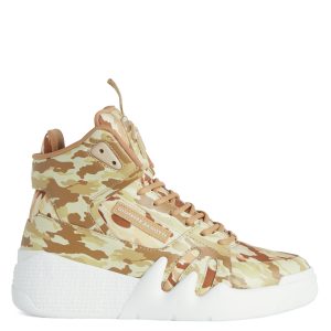 Giuseppe Zanotti Sneakers montantes talon» confectionnées en cuir camouflage couleur sable et en tissu synthétique nylon, avec doublure intérieure en tissu technique et lacets en coton assortis. ce modèle est doté d’une signature» en métal laqué couleur sable sur la langu (RW20046001)