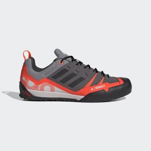 adidas TERREX Swift Solo Zustiegsschuh Grey Five / Core Black / Solar Red (GZ0332)