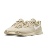 nike-tanjun DR4495-100