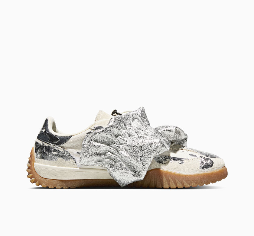 converse-sneaker A18973C