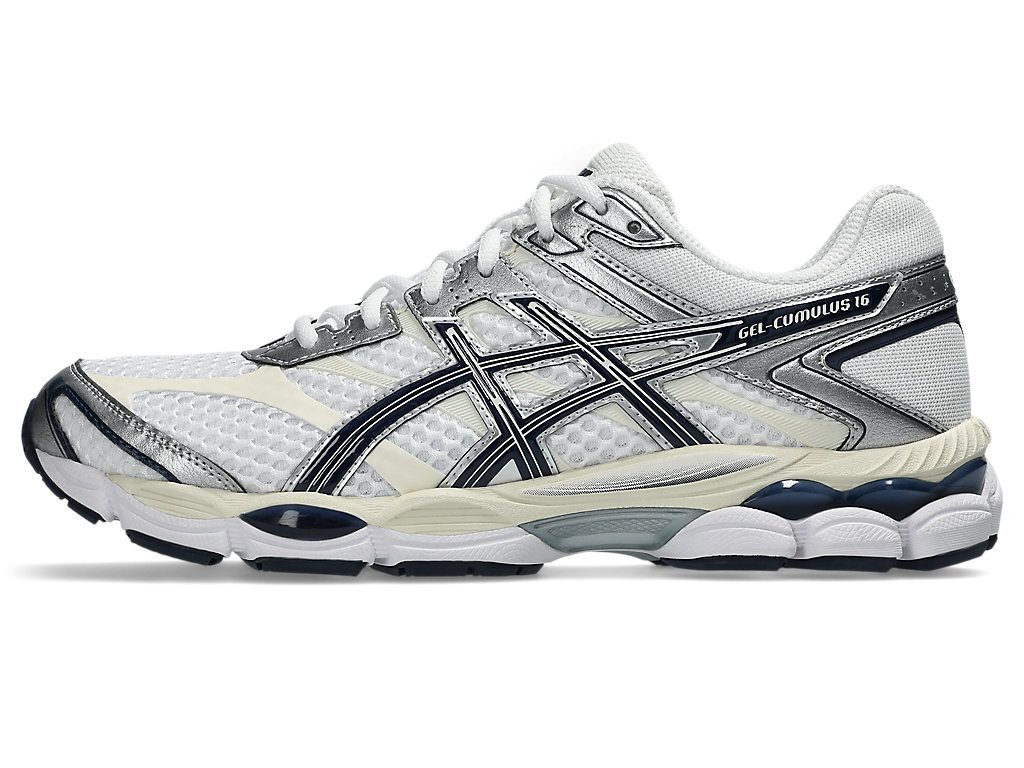 Asics Gel-Cumulus 16 in Weiß mit navyblauen Akzenten