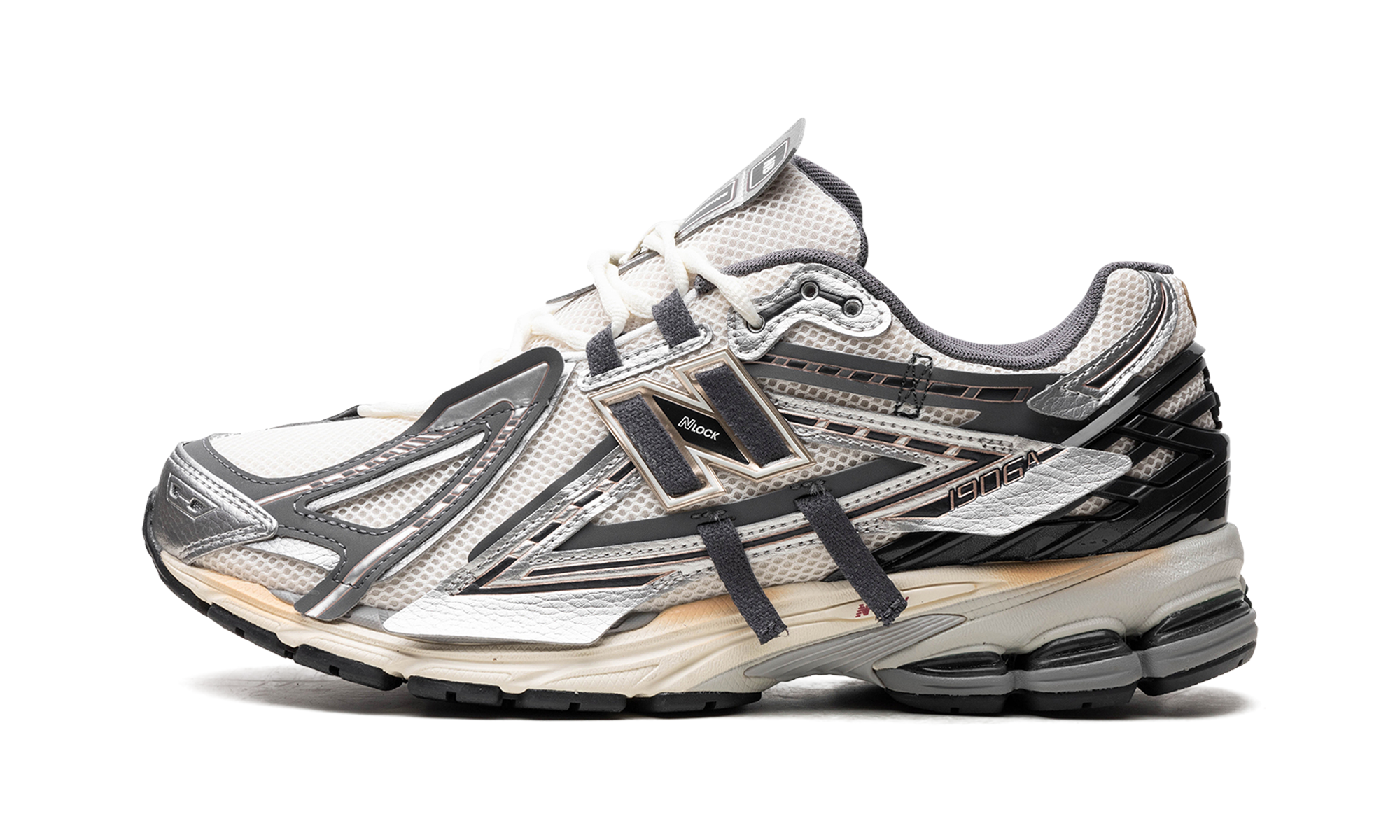 New Balance 1906A in Silber mit technischen Details