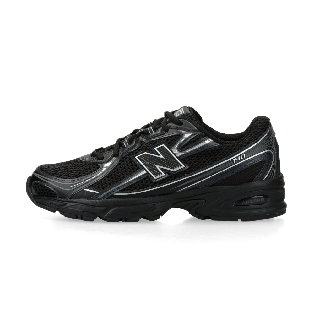 New Balance 740 in Schwarz