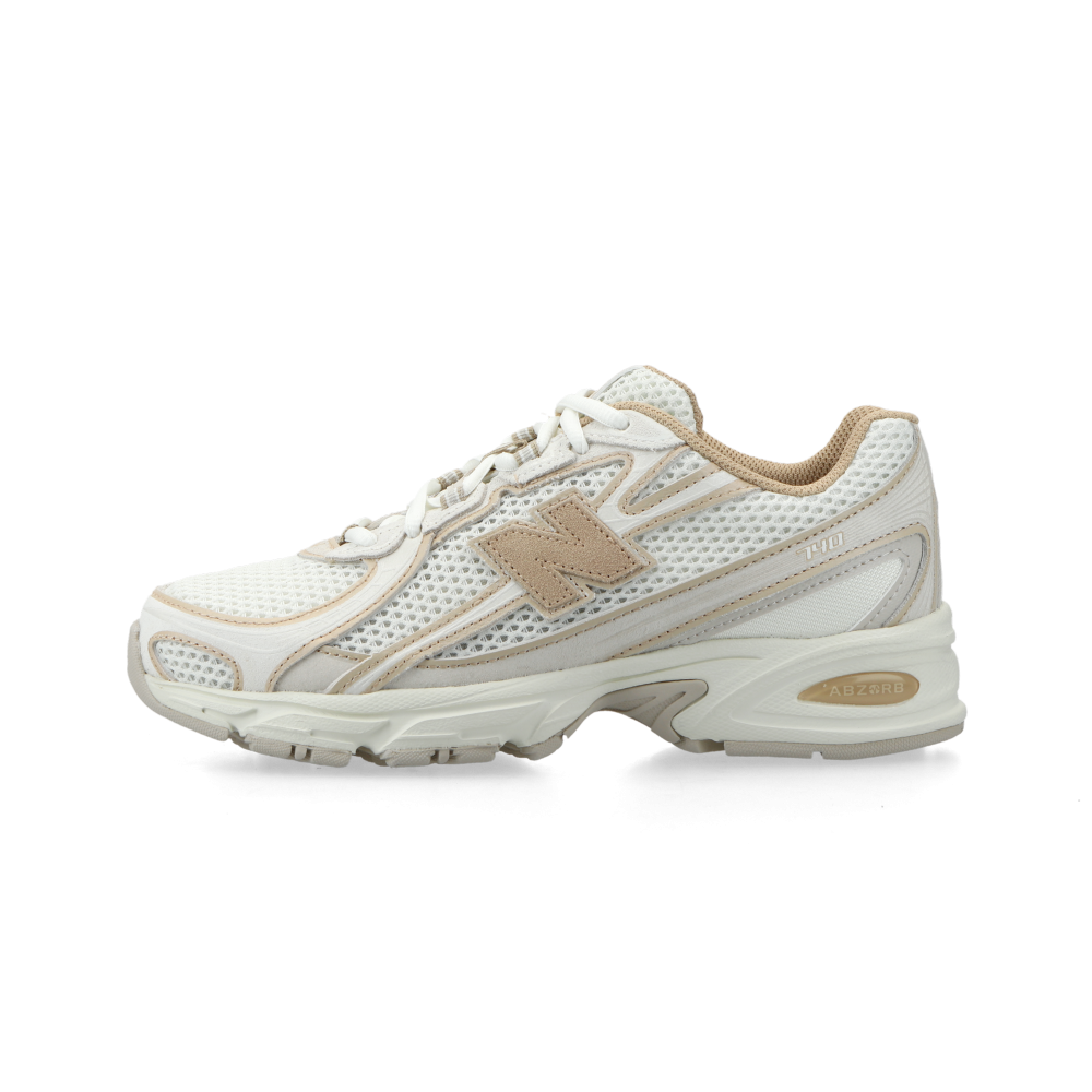 New Balance 740 in warmem Erdton
