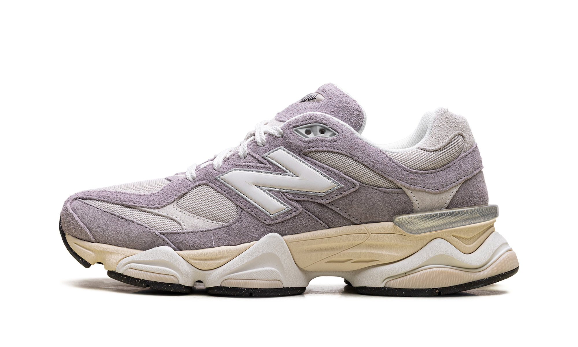 New Balance 9060 in Trüffelbraun und Salzweiß
